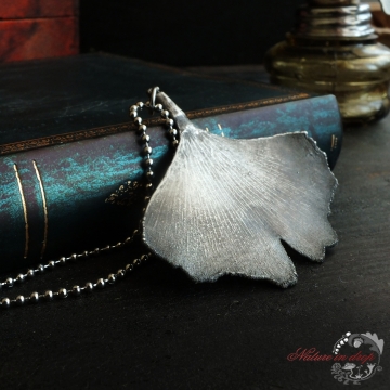 Посеребренный листочек гинкго