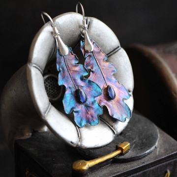 Silver-plated oak leaves with opales - earrings