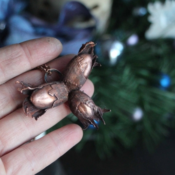 Hazelnut in copper - pendant