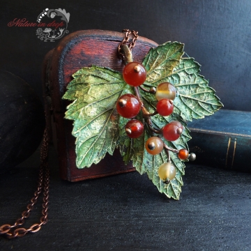 Pendant red currant, carnelian
