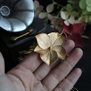 Gilded hydrangea - pendant