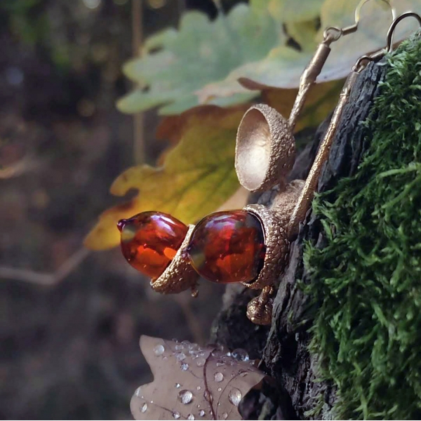 "V lese" - pravý pozlacený žalud, sklo - náušnice
